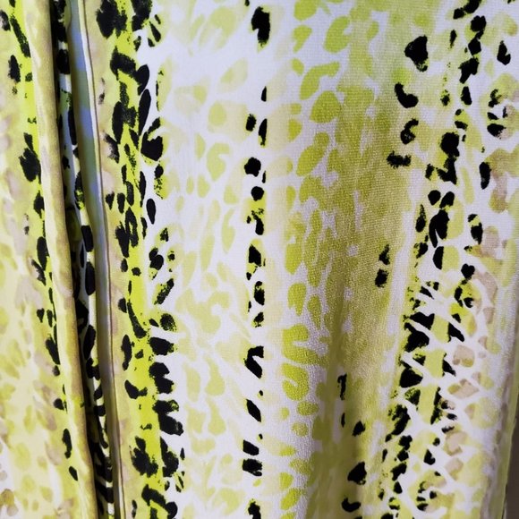 Button Down Short-Sleeved Blouse - Picture 2 of 3